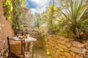 Finca Can Duvai_Superior_Garten_Apartment_Roteszimmer_Terasse1.webp